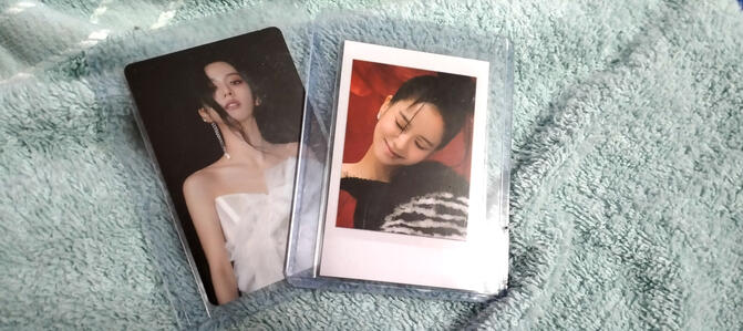 Jisoo "ME" album photocard and polaroid